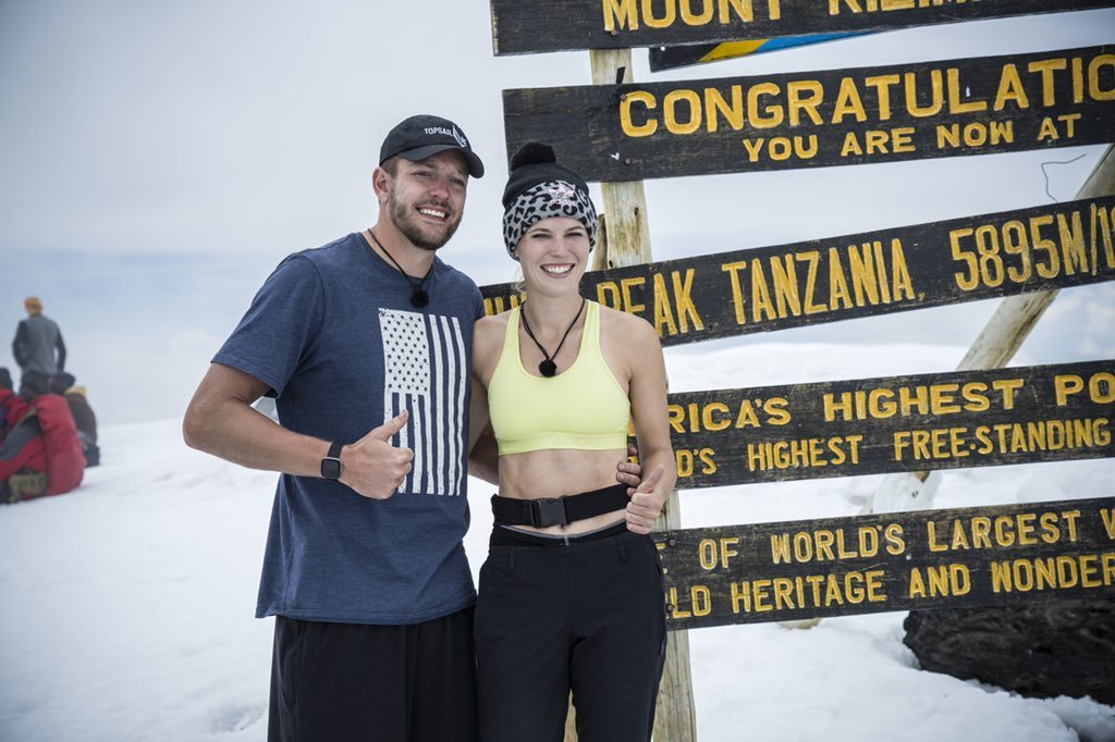 Caroline Wozniacká a David Lee na vrcholu Kilimandžára