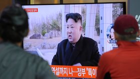 Vůdce KLDR Kim Čong-un se po třech týdnech objevil na veřejnosti (3. 5. 2020).