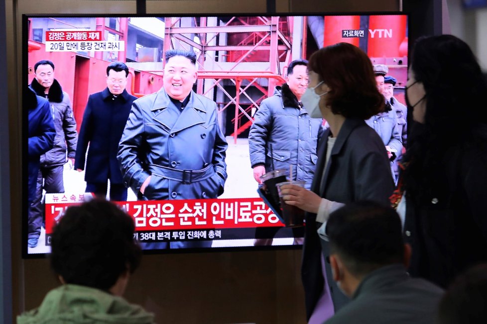 Vůdce KLDR Kim Čong-un se po třech týdnech objevil na veřejnosti (3. 5. 2020)