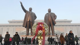 Sochy Kim Il-sena a Kim Čong-ila, severokorejských ikon