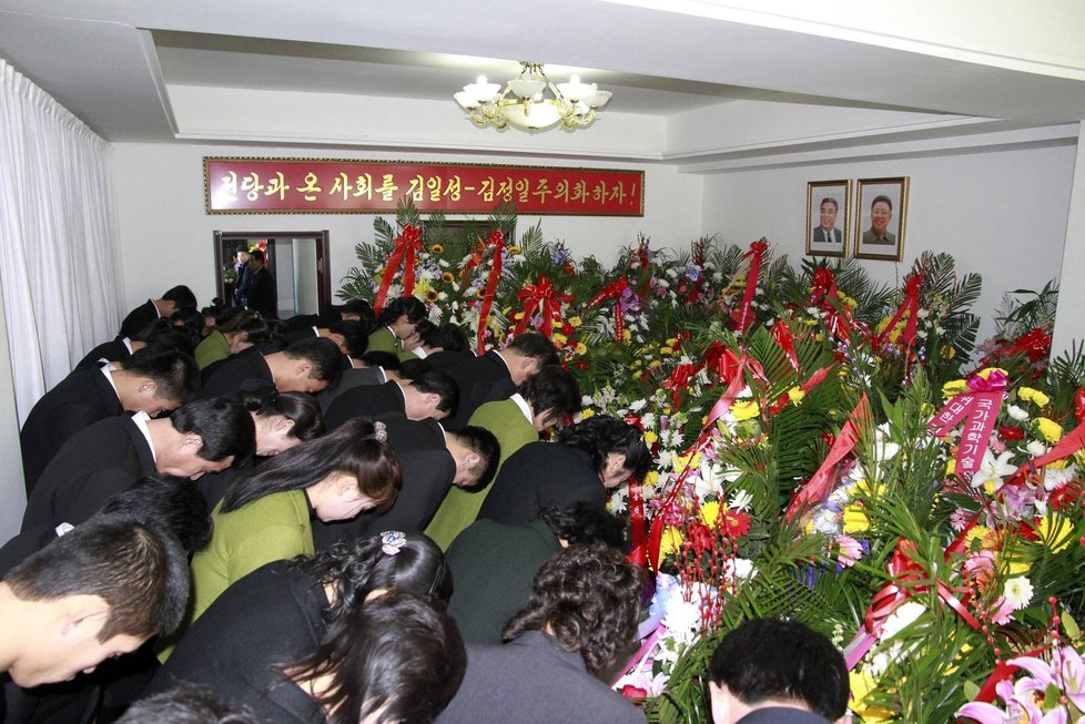 Další ze vzpomínkových akcí dva roky po smrti diktátora Kim Čong-ila