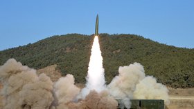 Severokorejský diktátor Kim opět provokuje, KLDR odpálila novou balistickou raketu