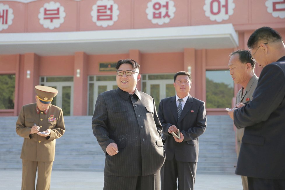 Kim Čong-un při jedné ze svých kontrol