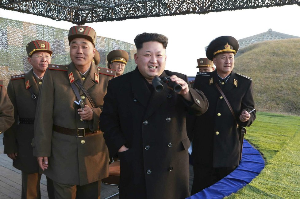 Kim Čong-un nadále provokuje a odpaluje další rakety.