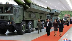 Kim Čong-un na návštěvě vojenského muzea (zveřejněno v říjnu 2026)
