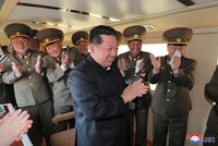 Kim zase provokuje: KLDR vypálila balistickou střelu směrem do Japonského moře