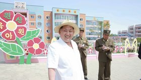 Kim Čong-un na inspekci v dětském domově a sirotčinci