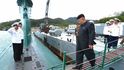 Kim Čong-un se údajně svezl chloubou severokorejského námořnictva - rezavějící ponorko