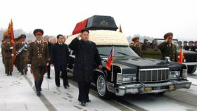 Většina z pohlavárů, kteří doprovázeli Kim Čong-unu na pohřbu otce, je buďto po smrti, nebo zmizela