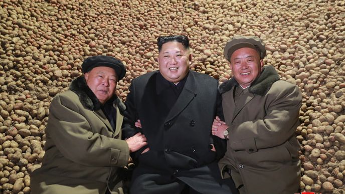 Kim a soudruzi v bramborách