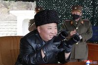 Diktátor Kim po operaci srdce? Dál řídí armádu KLDR, míní vysoce postavený generál USA