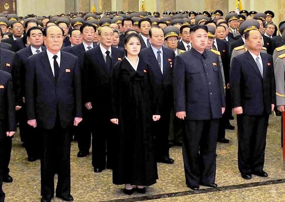 Kim Čong-un se svou ženou Ri Sol-ču