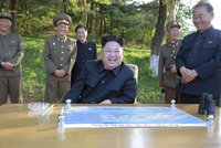 Kimův vlak stojí u luxusního resortu. Tady diktátora udržují při životě?