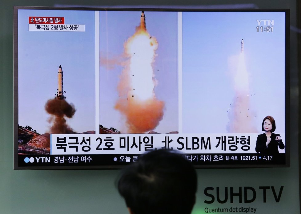 Severní Korea pod vedením diktátora Kim Čong-una hrozí světu dalšími raketovými a jadernými testy