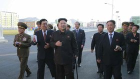 Kim Čong-un žije: V televizi se diktátor belhal o holi! Jsou ale záběry nové?
