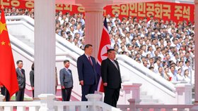 Kim Čong-un hostil Si Ťin-pchinga (červen 2026).