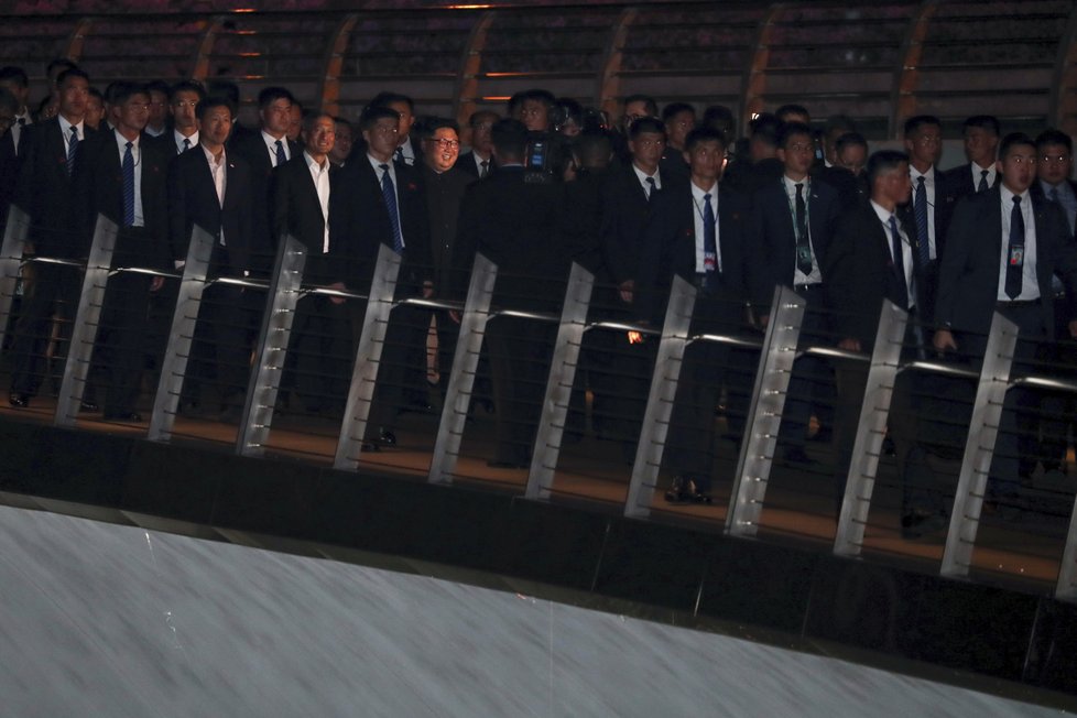Kim Čong-un se vydal před summitem s Trumpem na prohlídku města.