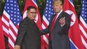 Donald Trump a Kim Čong-un přepsali historii: V Singapuru se sešli ke společnému jednání (12.6.2018)