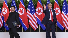 Donald Trump a Kim Čong-un se sešli v Singapuru na historickém summitu (12.6.2018)