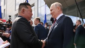 Severokorejský diktátor Kim Čong-un se na ruském kosmodromu Vostočnyj setkal s ruským prezidentem Vladimirem Putinem (13. 9. 2023)