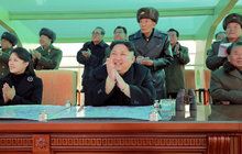 Žena diktátora KLDR Kim Čong-una žije! Po osmi měsících na veřejnosti