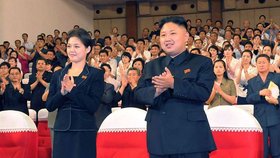 Severokorejský vůdce Kim Čong-un se svou manželkou