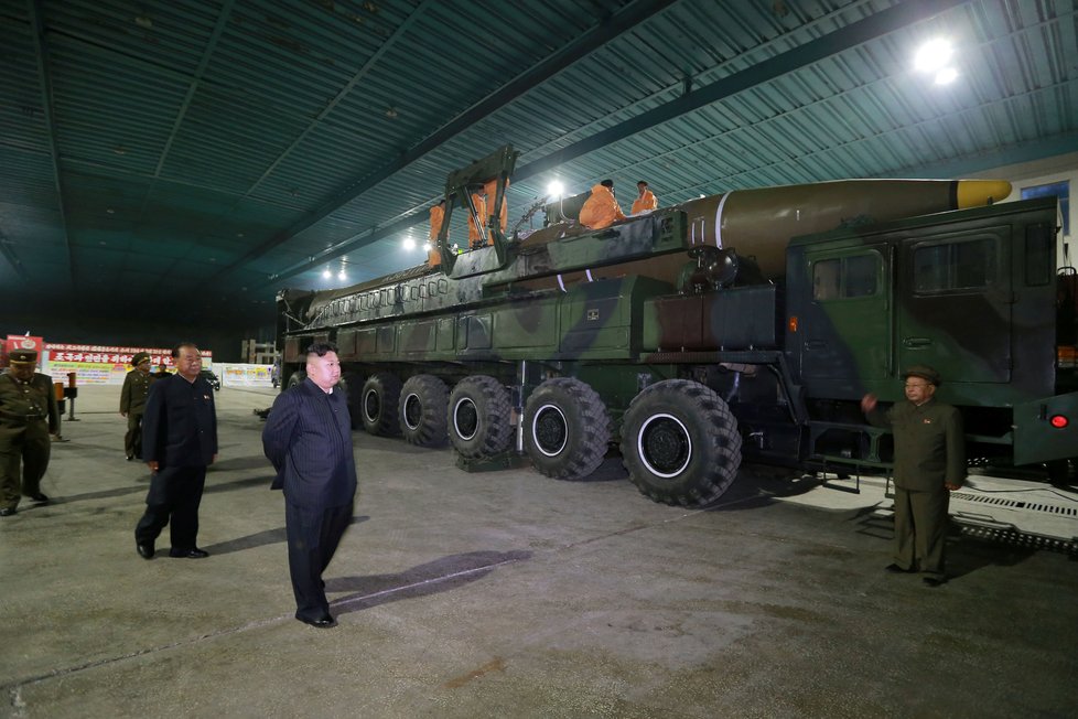 KLDR otestovala mezikontinentální střelu, Jihokorejci s USA odpověděli cvičením.