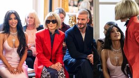 Přehlídka Victorie Beckhamové se sexy Kim Kardashianovou v první řadě: Wintourová  kvůli ní odešla?!