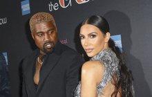 Příliš odvážné šaty Kim Kardashian: Šup s ním na místo!