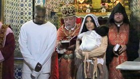 Panenko Marie! Kim Kardashian nechala pokřtít dceru v Jeruzalémě