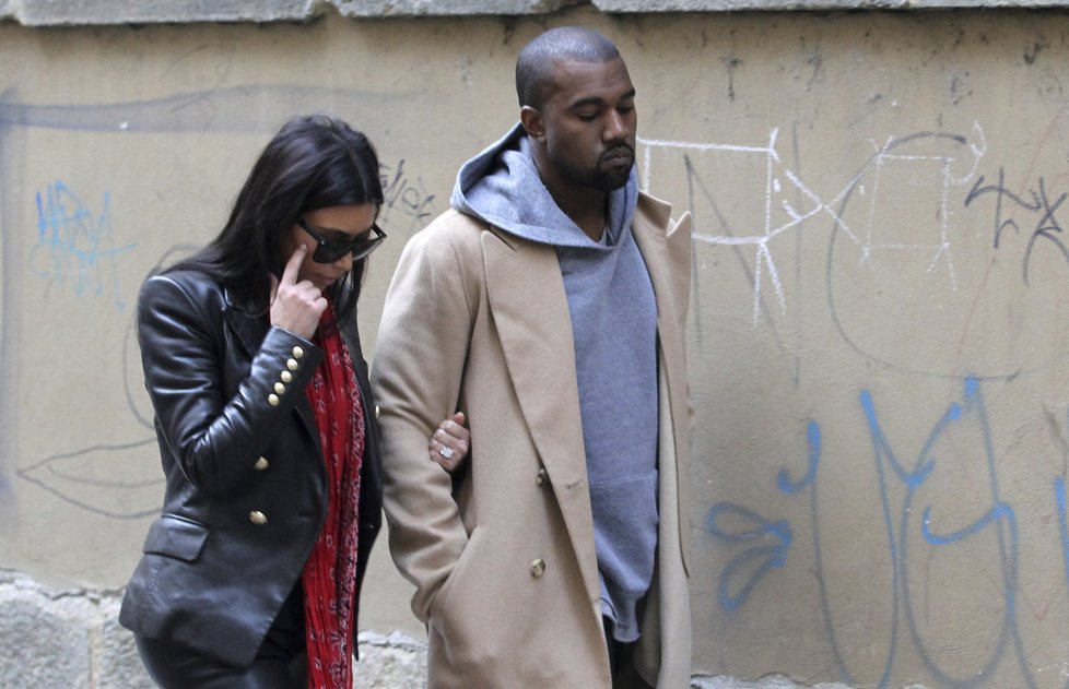 Kim Kardashian a Kanye West vyrazili na rozlučku se svobodou svého stylisty.