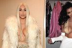 Kim Kardashian prozradila, jak drží svá ňadra v pozoru.