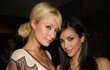 Kim Kardashian s nejlepší kamarádkou Paris Hilton na párty.