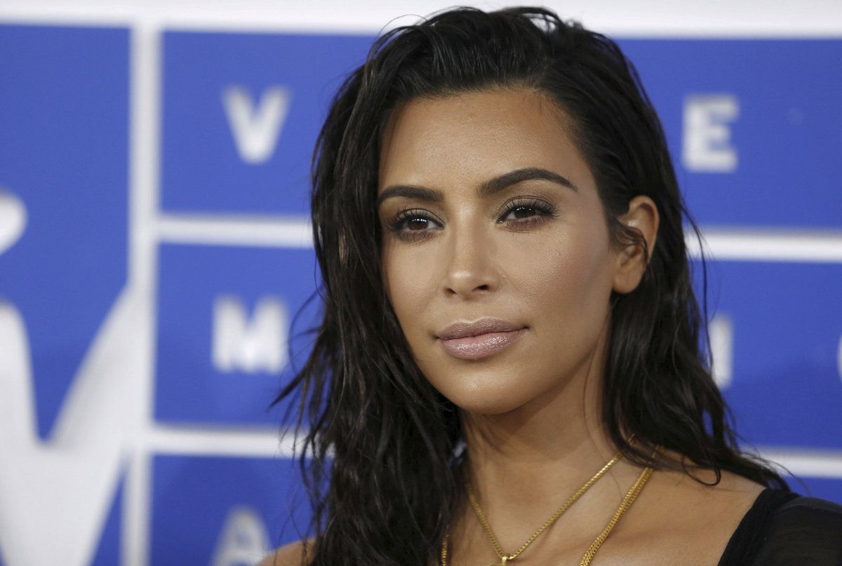 Kvůli přepadení Kim Kardashian zatkli 16 lidí.