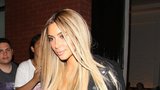Kim Kardashian je blond! Napodobuje Beyoncé? 