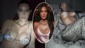 Sexy Kardashianka se vyprsila ve třpytivých bikinách: Místo pochval drsná kritika!