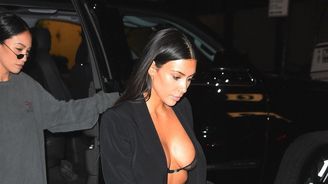 10 nejodvážnějších outfitů, které oblékla Kim Kardashian!