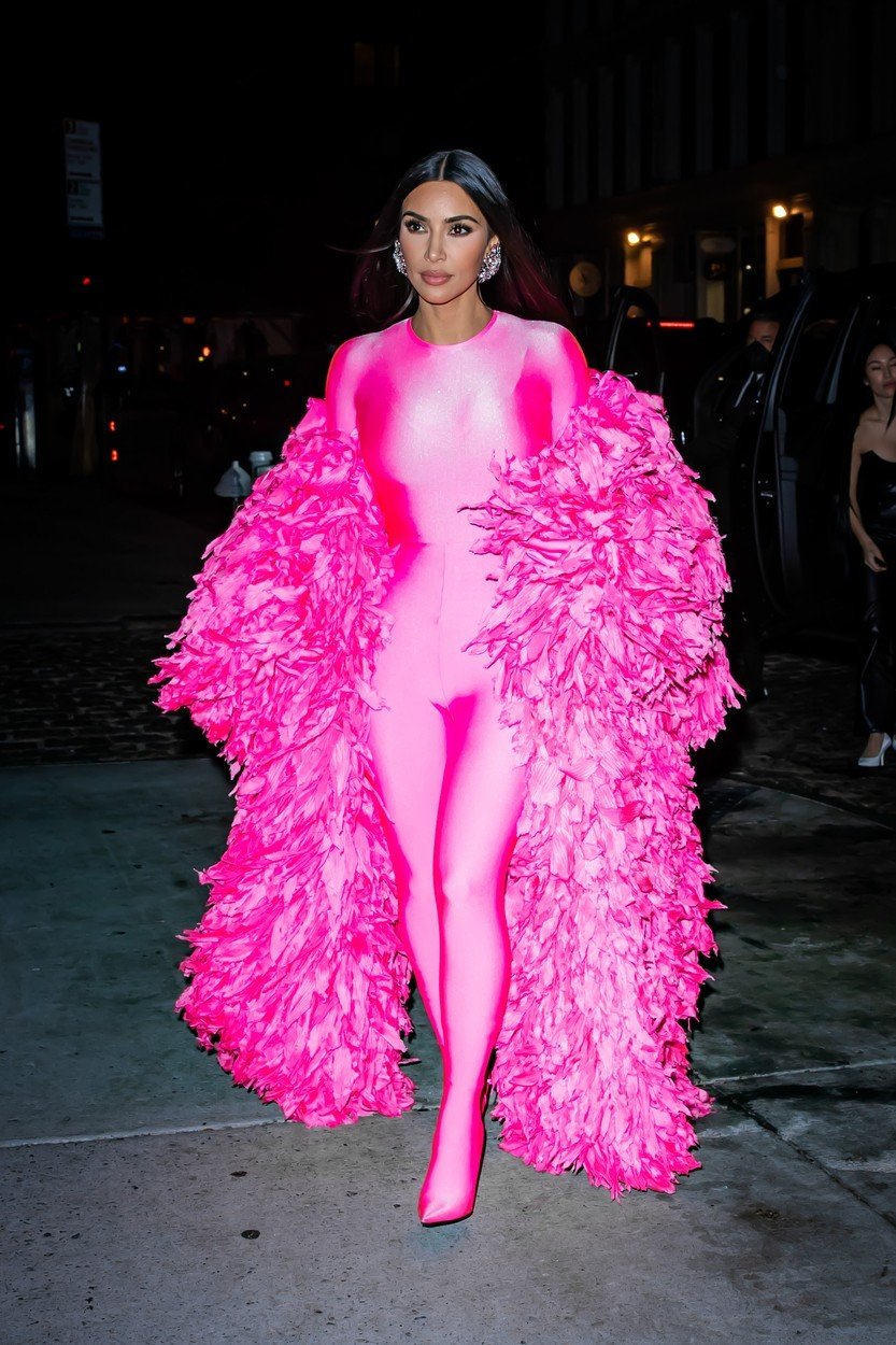 Kim jede v New Yorku &#34;na růžové vlně&#34;