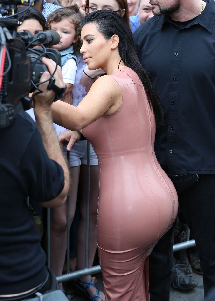 Kim Kardashian v latexu