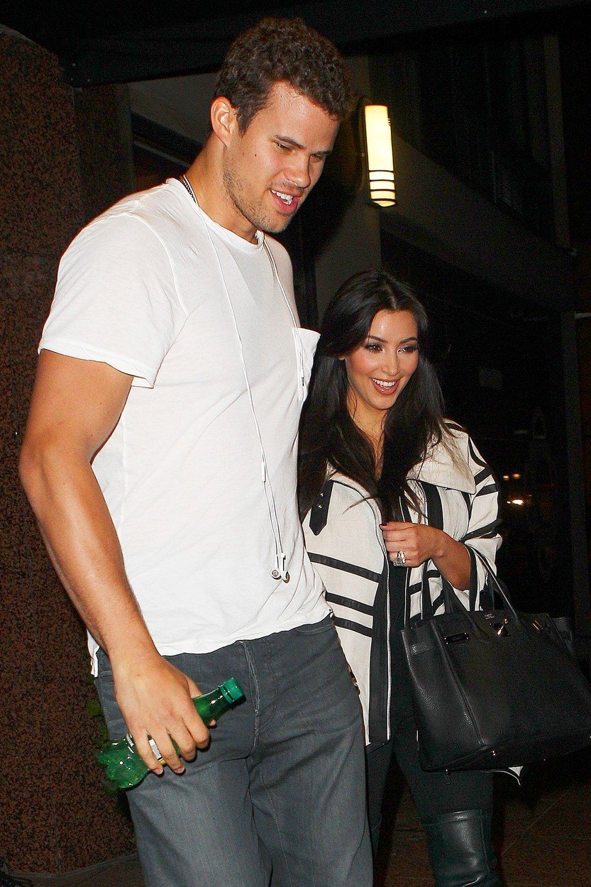 Kim Kardashian a Kris Humphries spolu byli tři měsíce, když se zasnoubili. Manželství vydrželo dva roky.