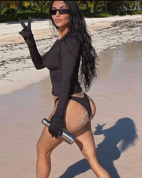 Kim Kardashian to přehnala s dodatečnými úpravami