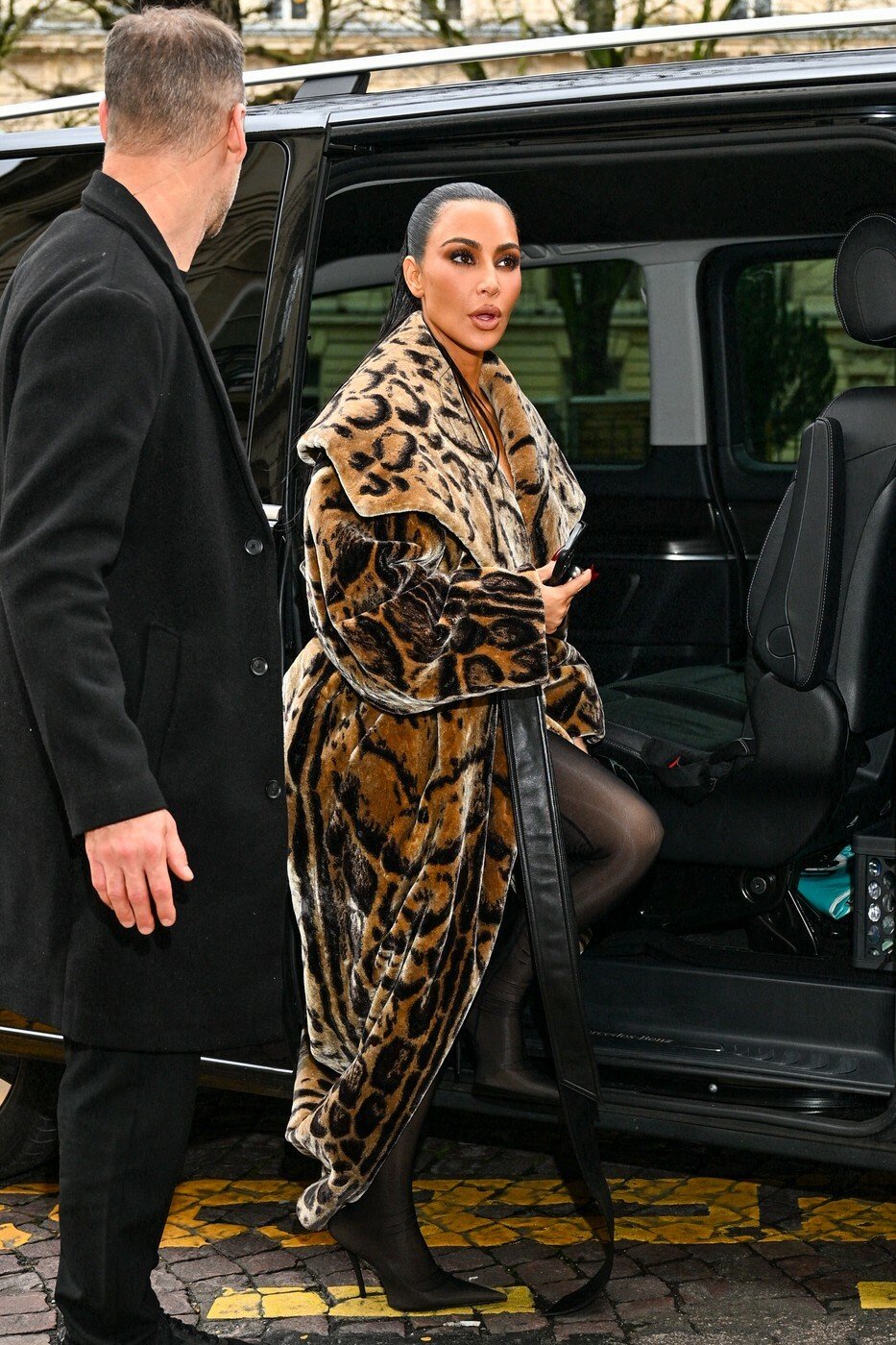 Kim Kardashianová se zranila na Pařížském týdnu módy.