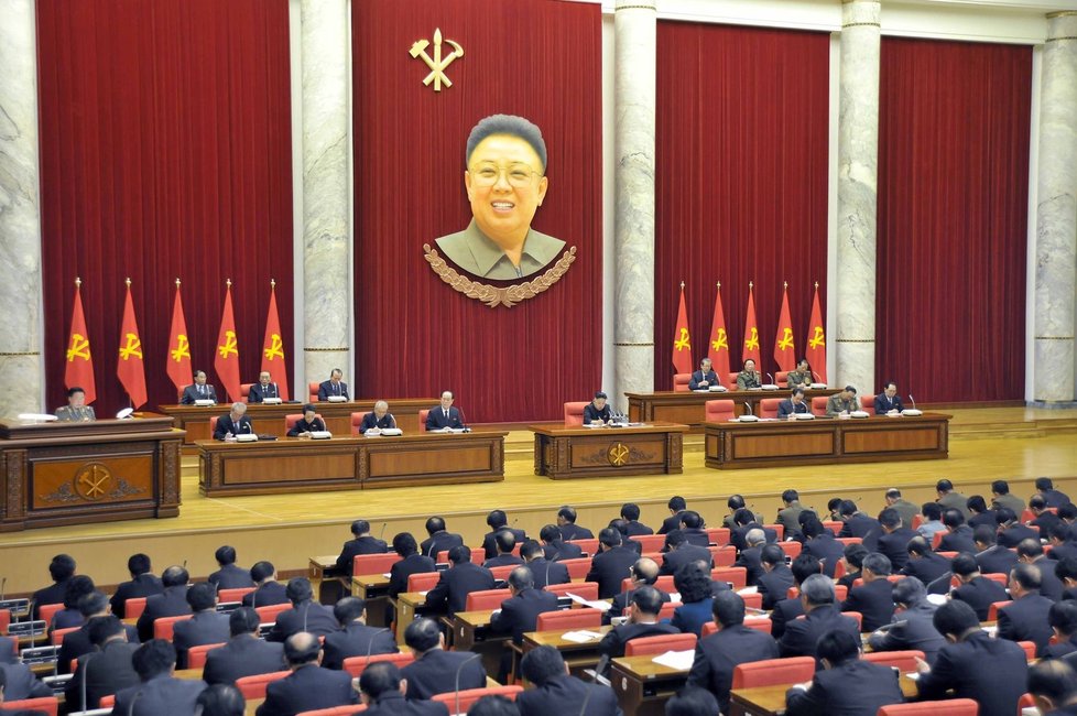 Kim Kjong-hi na zasedání vlády
