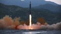 raketu Hwasong-12 KLDR úspěšně otestovala v polovině května raketu Hwasong-12 KLDR úspěšně otestovala v polovině května