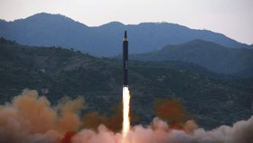 Severní Korea testuje rakety průběžně