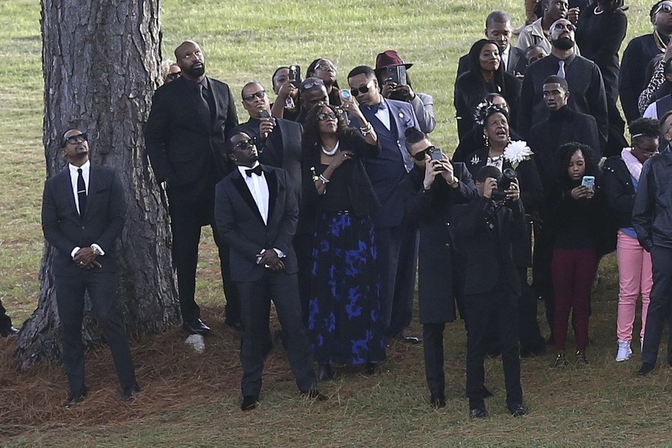 Esg Rapper GALERIE: Rapper Puff Diddy oplakává bývalou přítelkyni, matku jeho tří ...
