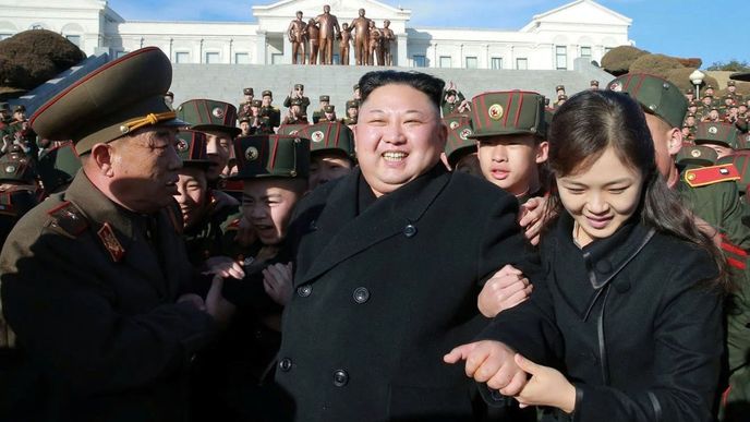 Severokorejský diktátor Kim Čong-un s manželkou Ri Sol-ču