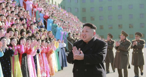 Vůdce Kim zavelel: Ženy, do zbraně! KLDR pro ně zavedla povinnou službu