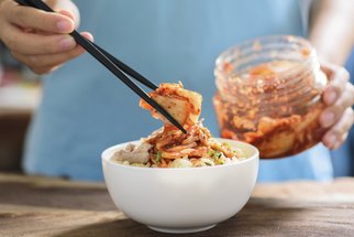 Kimči: Objevte chutný a křupavý salát plný vitaminů a probiotik