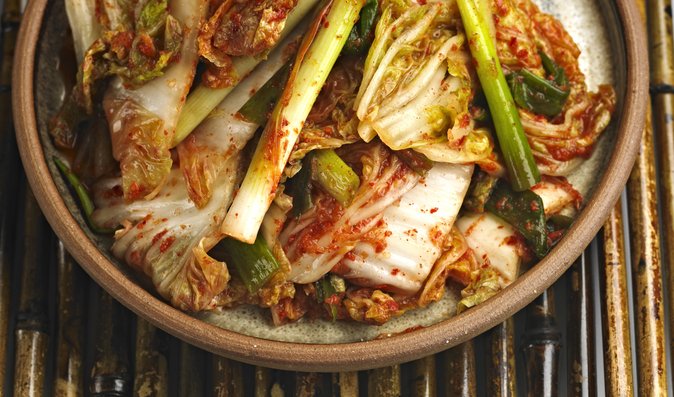 Kimči, správně nazývané kimchi nebo také kimchee, je tradiční korejská pochoutka se specifickou vůní, jejíž název byl odvozen od korejského slova shimchae, což v překladu znamená nasolená zelenina
